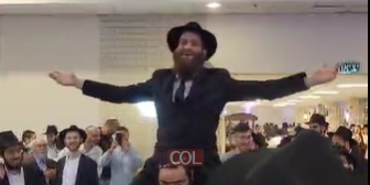באולם האירועים בכפר חב''ד ב' התקיימה הלילה חתונת הת' מענדי ניימרק ב
