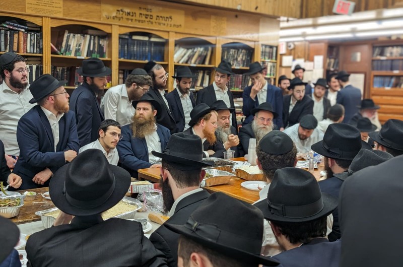 אחרי ה'דינר' לפעילות: השלוחים מתאילנד התוועדו ב-770 אחרי ה'דינר' לפעילות: השלוחים מתאילנד התוועדו ב-770