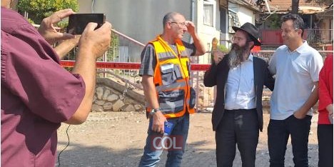 דברי חיזוק ותקיעת שופר עם קציני הביטחון במקום נפילת הטיל בצפת, ע