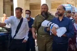 קורע לב: הלוויית הקדוש התינוק רביד חיים גז הי