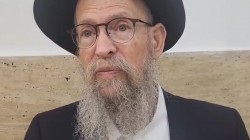 כתוב בגמ' ששכר המצוות – רק לעתיד לבוא, והרי יש את מצוות 'ביומו תיתן שכרו'? והקשר לברכת כוהנים המופיעה בפרשתנו 'נשא'. בהגשת הרב שמעון זוננפלד, בסיום השיעור השבועי של הרב בצלאל מזרחי. צפו: כתוב בגמ' ששכר המצוות – רק לעתיד לבוא, והרי יש את מצוות 'ביומו תיתן שכרו'? והקשר לברכת כוהנים המופיעה בפרשתנו 'נשא'. בהגשת הרב שמעון זוננפלד, בסיום השיעור השבועי של הרב בצלאל מזרחי. צפו: