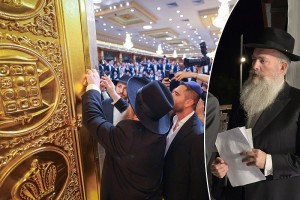 ארון הקודש הגדול בעולם צריך מזוזה? פולמוס הלכתי-אקטואלי