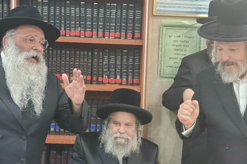  הרב קלמן ווינפלד מניו יורק ומראשי כשרות OK, התוועד בביתר
