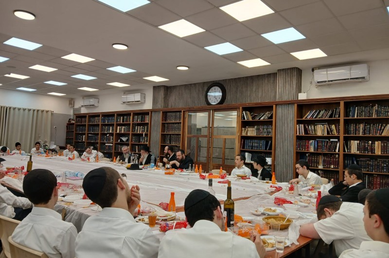 התוועדות חג הגאולה בתות