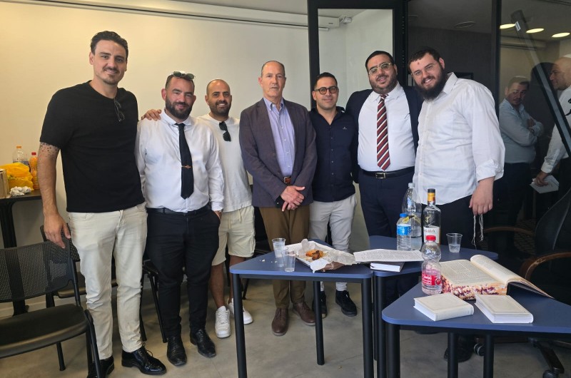 שגריר פנמה בישראל עזרא כהן השתתף בשיעור שהפך לכבוד י