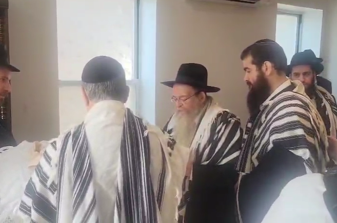 ברית מרגשת בקראון הייטס: 