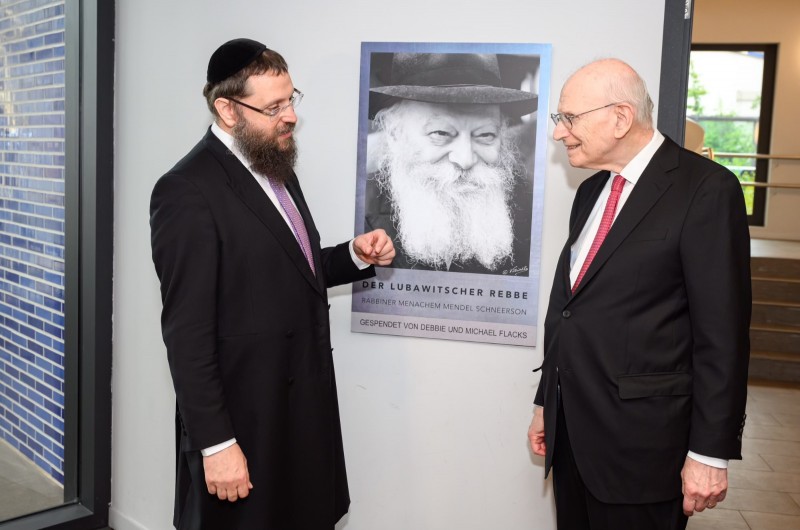השגריר הקשיש חשף: כך גרמתי לקרטר להדליק את החנוכייה