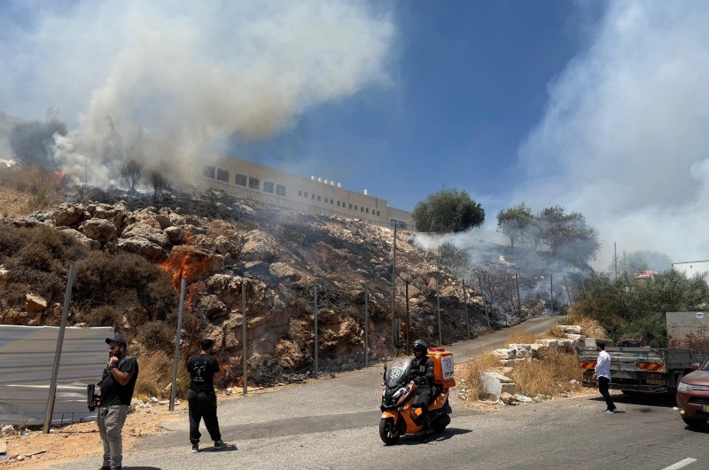 שריפת קוצים בסמיכות לישיבת חב