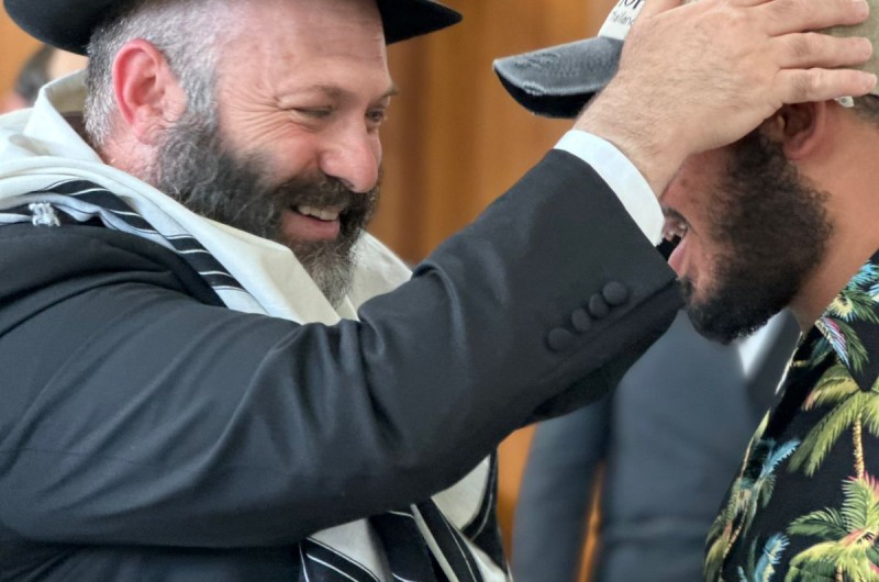 קוסומוי: השליח הקטן שנקרא על שם סב־סבו, יום לאחר פטירתו