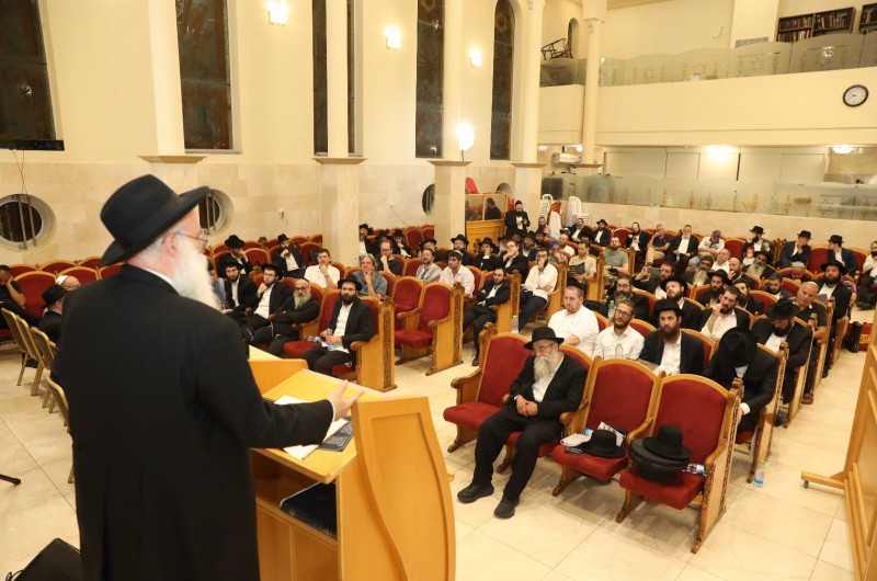 תל אביב פותחת עשור חמישי של כינוסי תורת הגאולה | צפו