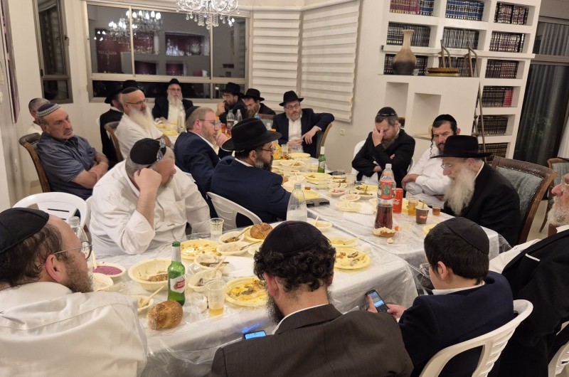 התוועדות וסיום מסכת בבית השליח במירןם הרב יוסף-יצחק הלפרין, לרגל יום הולדתו. מתוועד אורח: הרב נחמן שפירא, המשפיע הראשי בישיבת 'אהלי תורה' בקראון הייטס