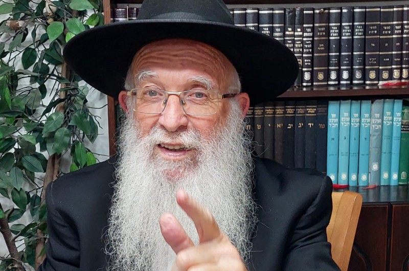 בשעה שהקדימו ישראל 'ושמענו' ל'ועשינו'.. | 'נחמו-נחמו' בכפליים
