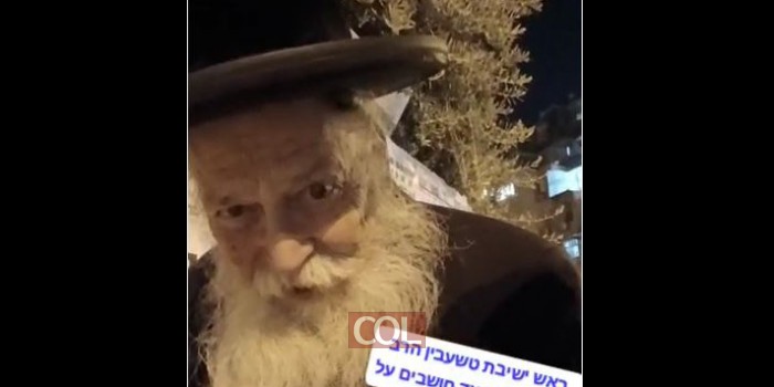 ר' אורי רווח פגש את ראש ישיבת טשעבין הגאון הרב יוסף-משה שניאורסון, לאחר תפילת ערבית בשיכון חב