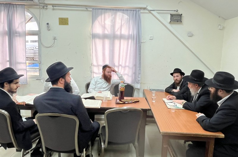 בישיבת חב