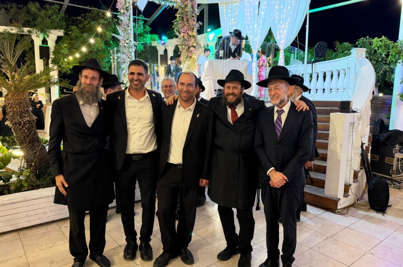 בחתונת בתו של העיתונאי החבד