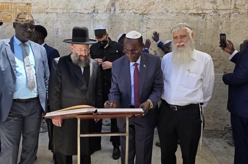 שר החוץ דרום סודן: 