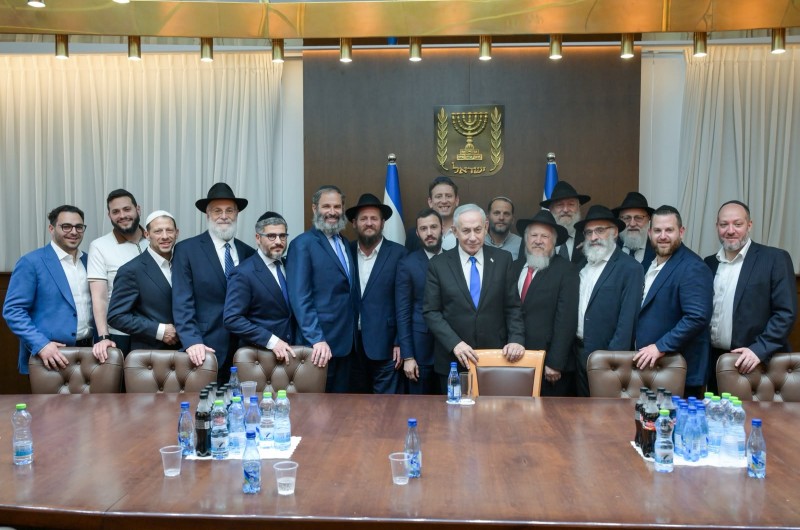 ראש הממשלה נתניהו נפגש עם רבני קהילות חב