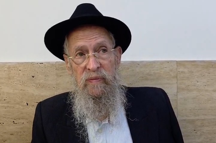ענוות רבי זכריה החריבה את הבית בשל הימנעות מהכרעה. מנהיג נדרש לנחישות ואחריות להצלת העם ללא חשש משיקולים חיצוניים, כפי שפעל באופן מובהק הרבי. שיעור מאת הרב שמעון זוננפלד