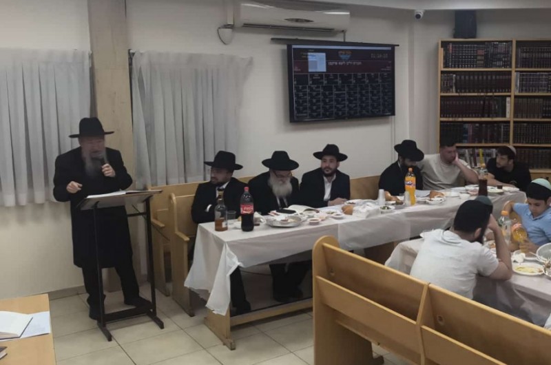 רבה של אילת וחבר בית דין רבני חב