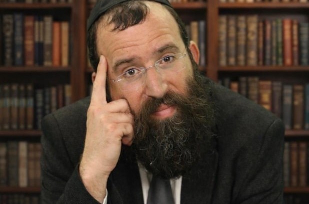 פרחי הכהונה זורקים את מפתח המקדש והקב