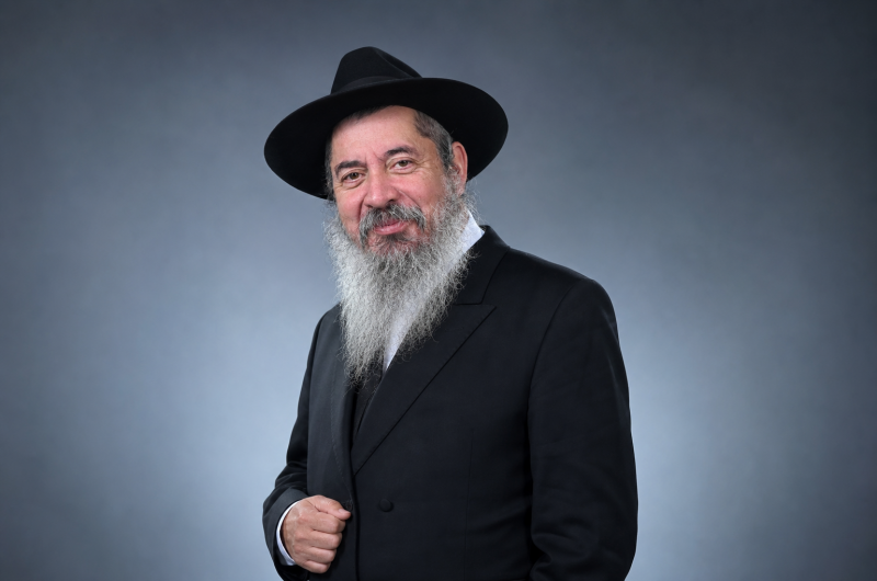 סיום מסכת ברדיו 'קול חי' ע''י השליח הרב מרדכי מנשה לאופר