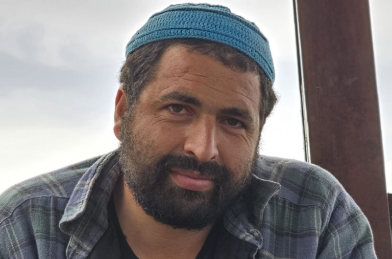 בניהו מלט הי