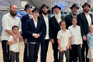 משפחת אלפרוביץ' יוצאת לשליחות לקריבוי דרג באוקראינה